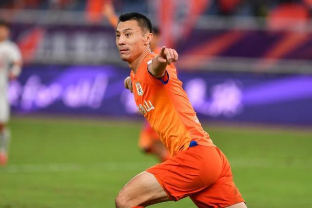 九游官方网-崔康熙如何笑傲饭碗德比？第3胜徐正源靠的是搏命